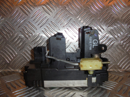 Opel Vectra C Dørlås Med OEM Nr. 13157759 Fra Opel Ophugger