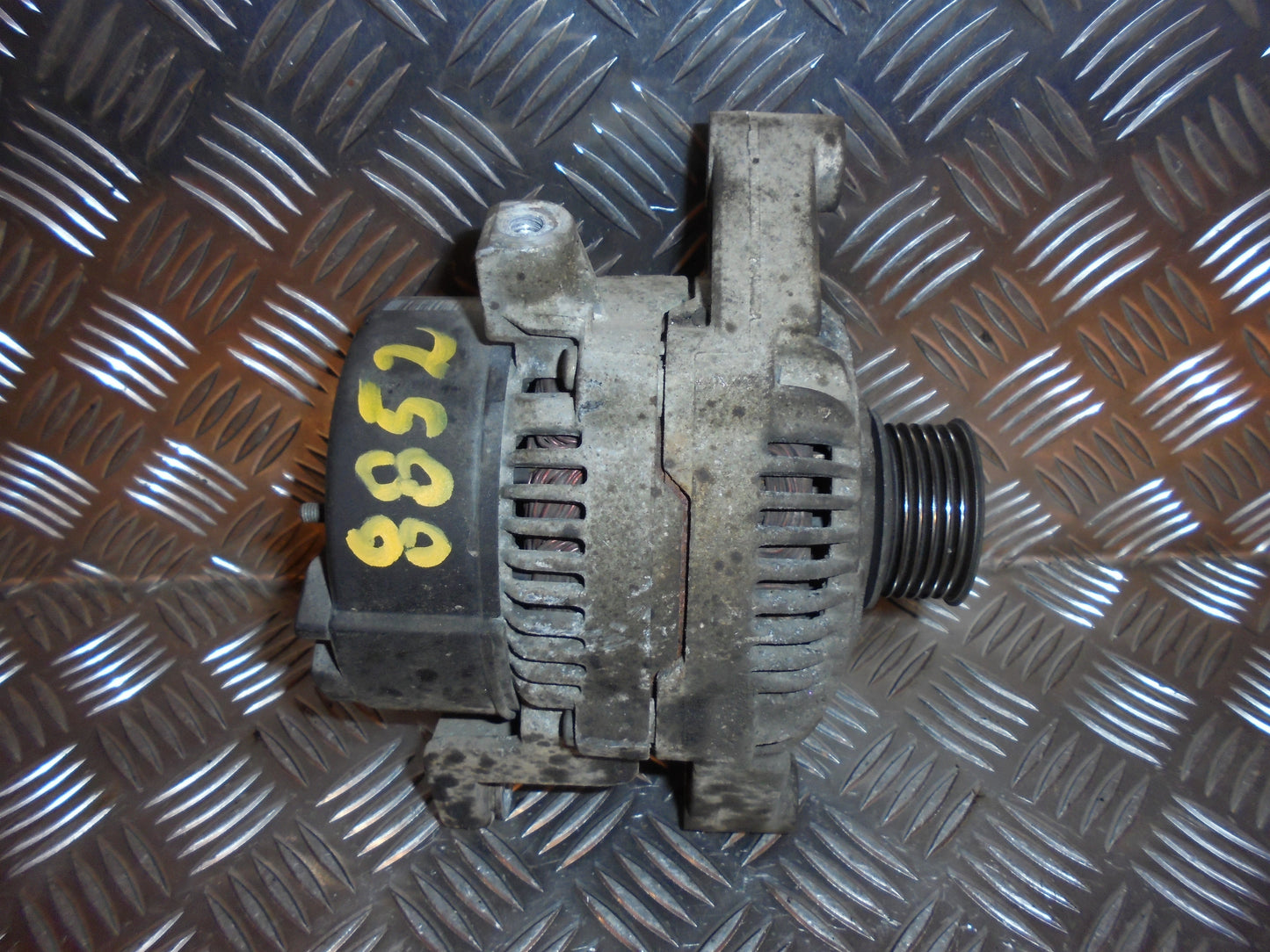 Opel Vectra A Generator Med OEM Nr. 0123120001 Fra Opel Ophugger