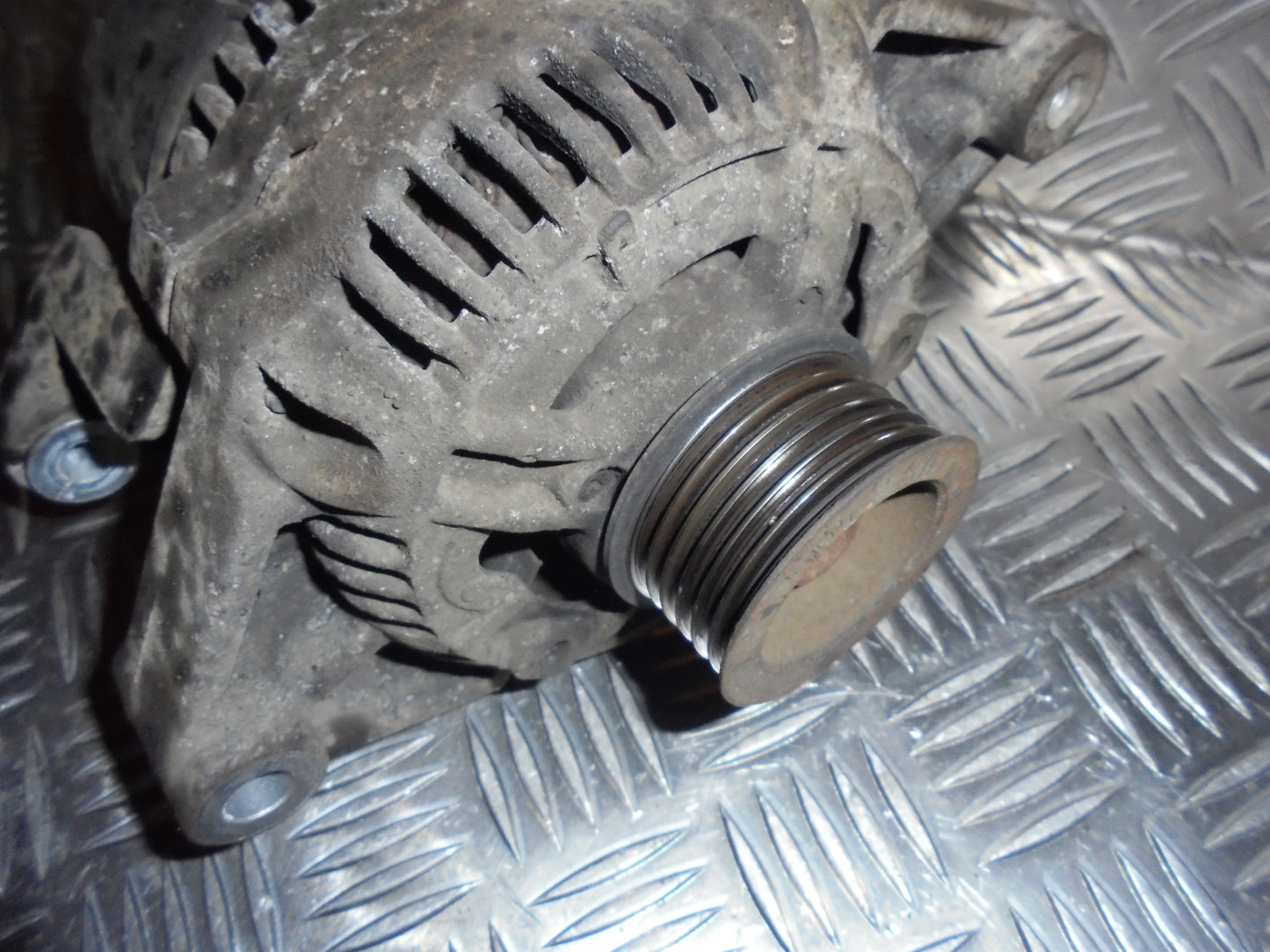 Opel Vectra A Generator Med OEM Nr. 0123120001 Fra Opel Ophugger