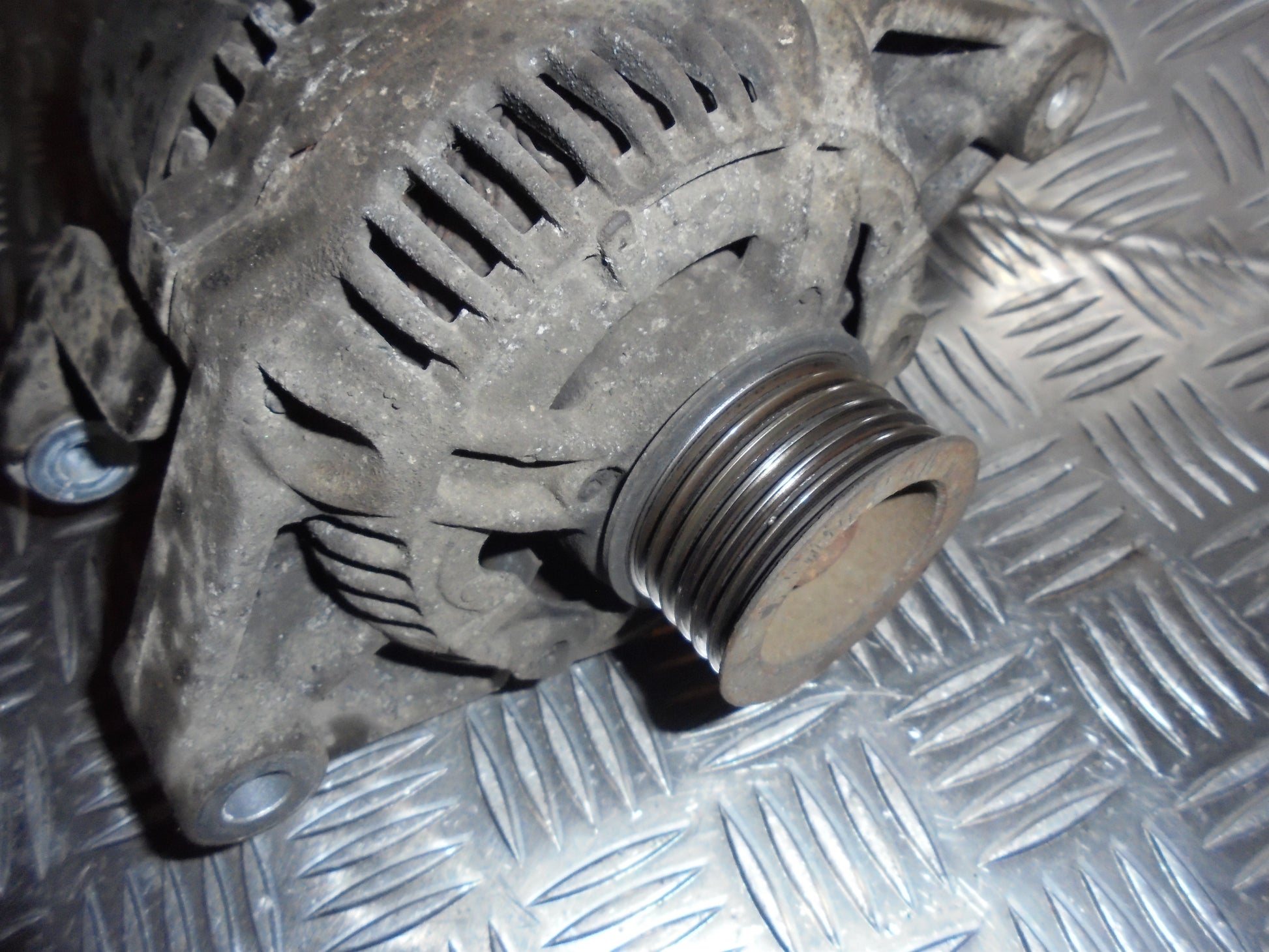 Opel Vectra A Generator Med OEM Nr. 0123120001 Fra Opel Ophugger