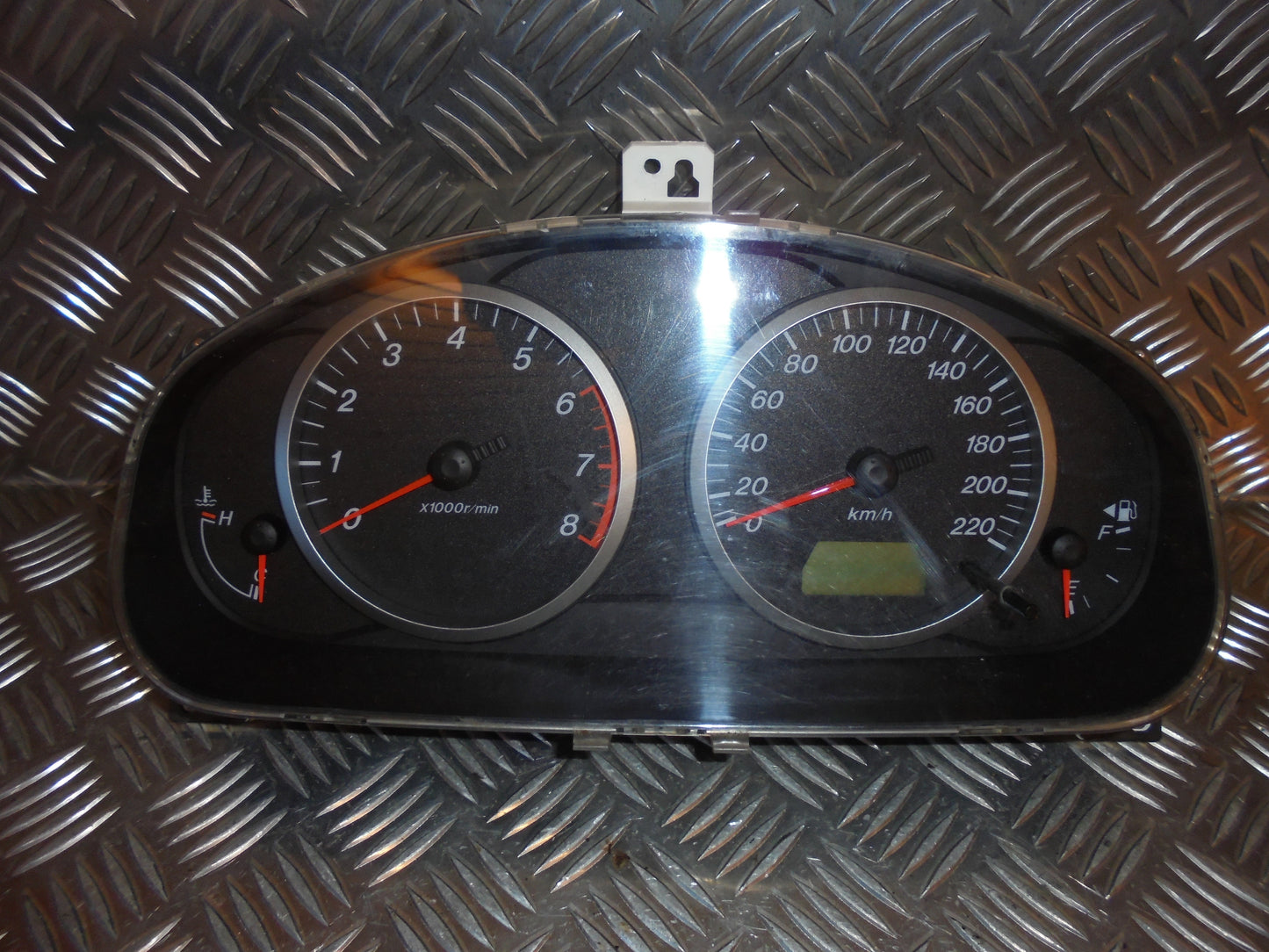 Mazda 2 ND Elek. Drev Instr Med OEM Nr. Ophugger Fra Mazda Ophugger