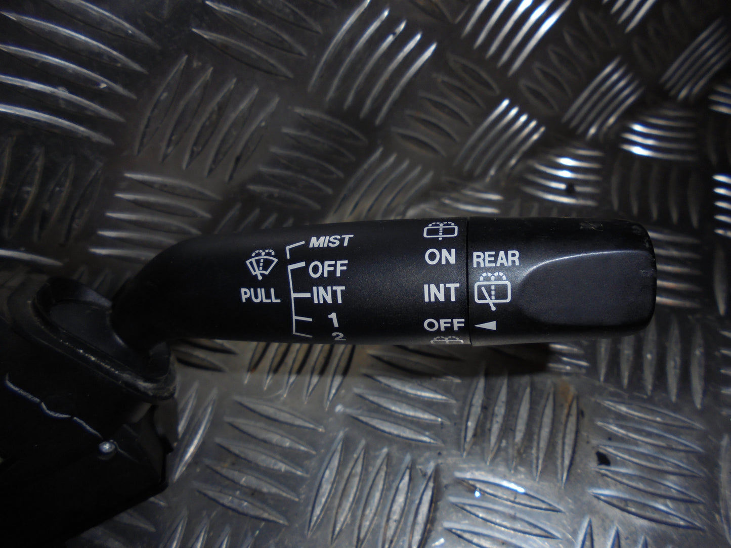 Mazda 2 ND Kontakt Combi Med OEM Nr. Ophugger Fra Mazda Ophugger