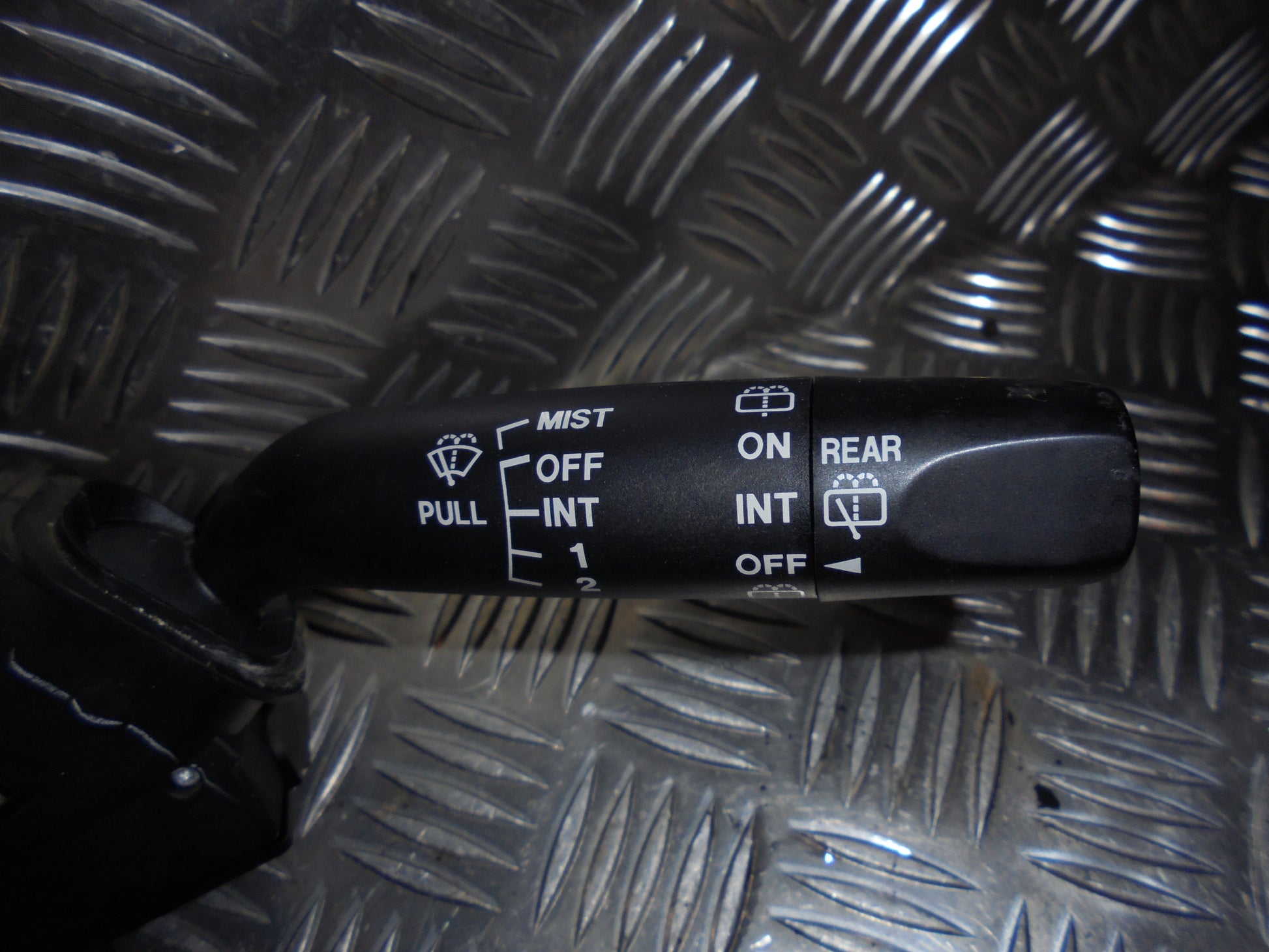 Mazda 2 ND Kontakt Combi Med OEM Nr. Ophugger Fra Mazda Ophugger