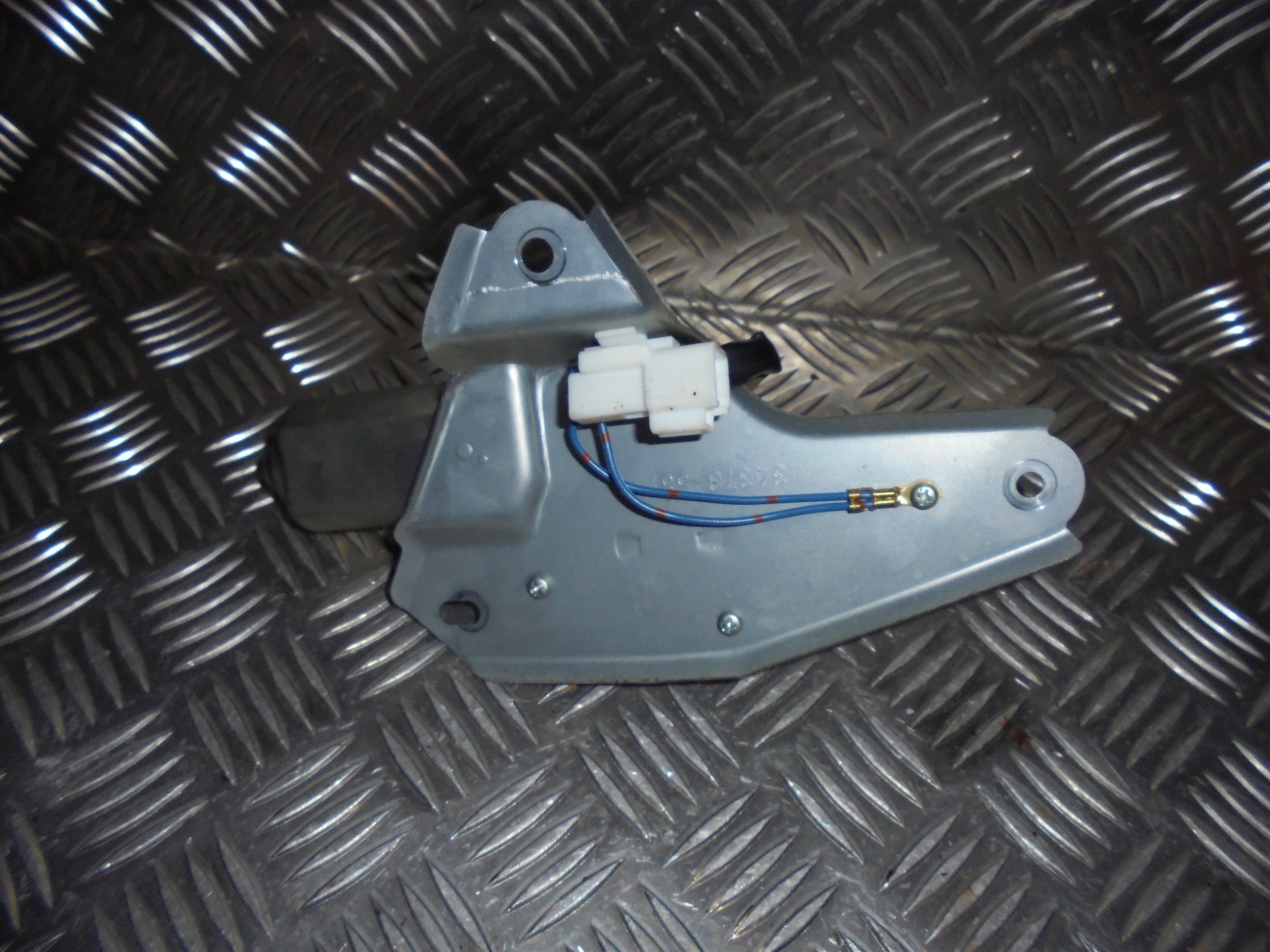 Mazda 2 ND Bagrudevisker Motor Med OEM Nr. 34376581 Fra Mazda Ophugger