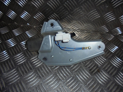 Mazda 2 ND Bagrudevisker Motor Med OEM Nr. 34376581 Fra Mazda Ophugger