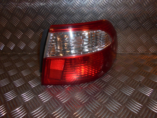 Mazda 626 GF/GW Baglygte Med OEM Nr. Ophugger Fra Mazda Ophugger