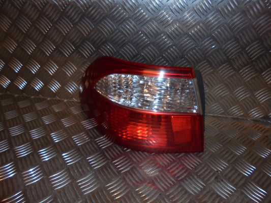 Mazda 626 GF/GW Baglygte Med OEM Nr. Ophugger Fra Mazda Ophugger