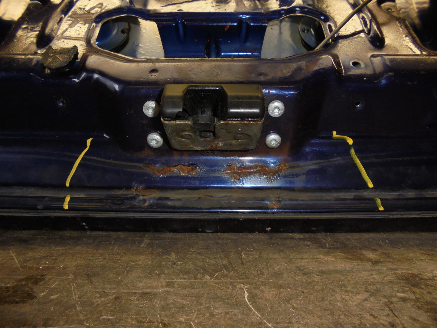 Opel Astra G Bagklap Med OEM Nr. Ophugger Fra Opel Ophugger