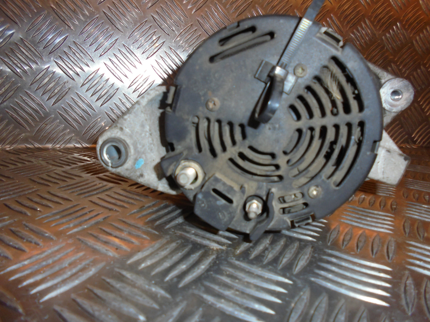 Opel Vectra B Generator Med OEM Nr. 0123120001 Fra Opel Ophugger
