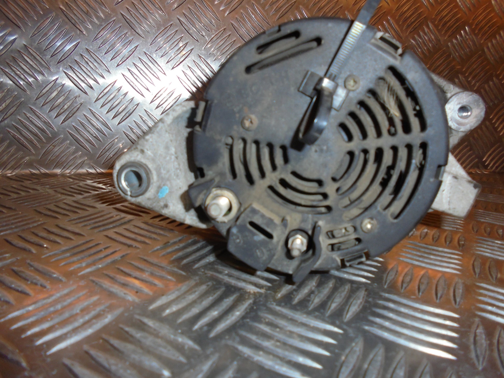 Opel Vectra B Generator Med OEM Nr. 0123120001 Fra Opel Ophugger