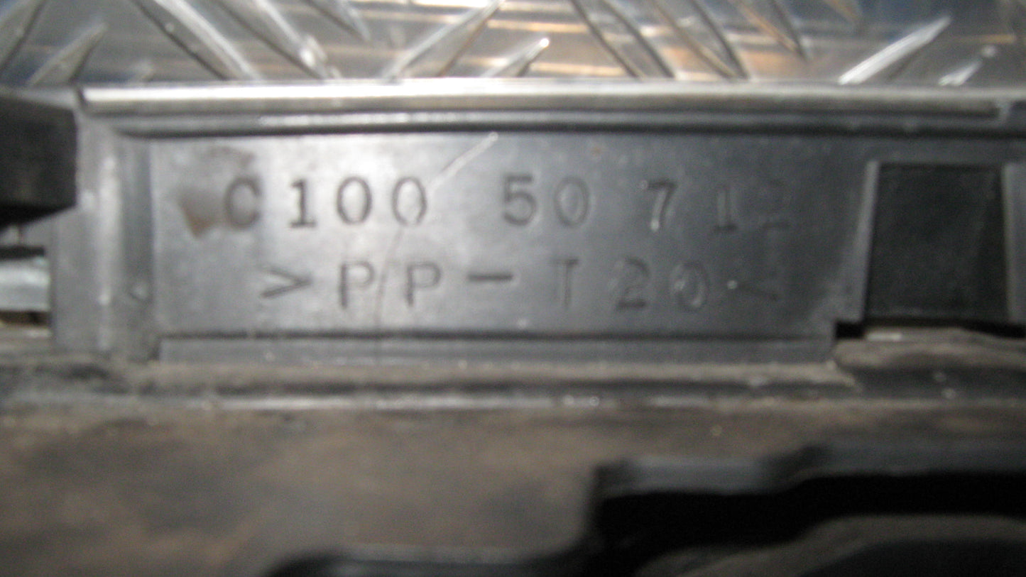 Mazda Premacy Frontgitter Med OEM Nr. Ophugger Fra Mazda Ophugger