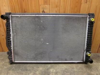 Skoda Superb Køler Med OEM Nr. 8D0121251BB Fra Skoda Ophugger
