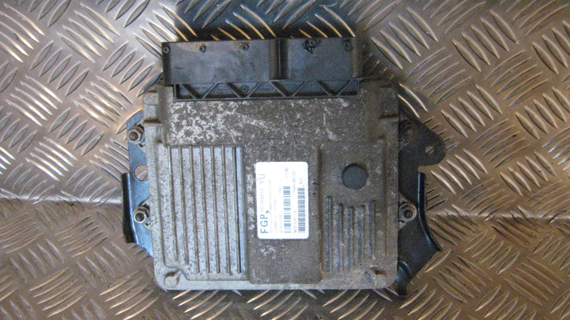 Opel Combo C Motorstyring - Motorstyreboks - Injection Elboks Med OEM Nr. 55194018 Fra Opel Ophugger