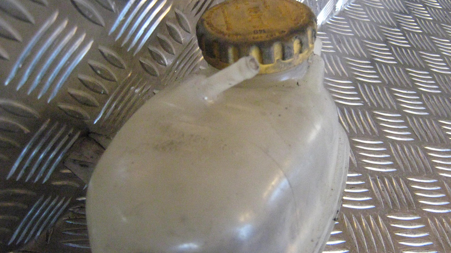 Opel Combo C Ekspansionsbehold Med OEM Nr. Ophugger Fra Opel Ophugger