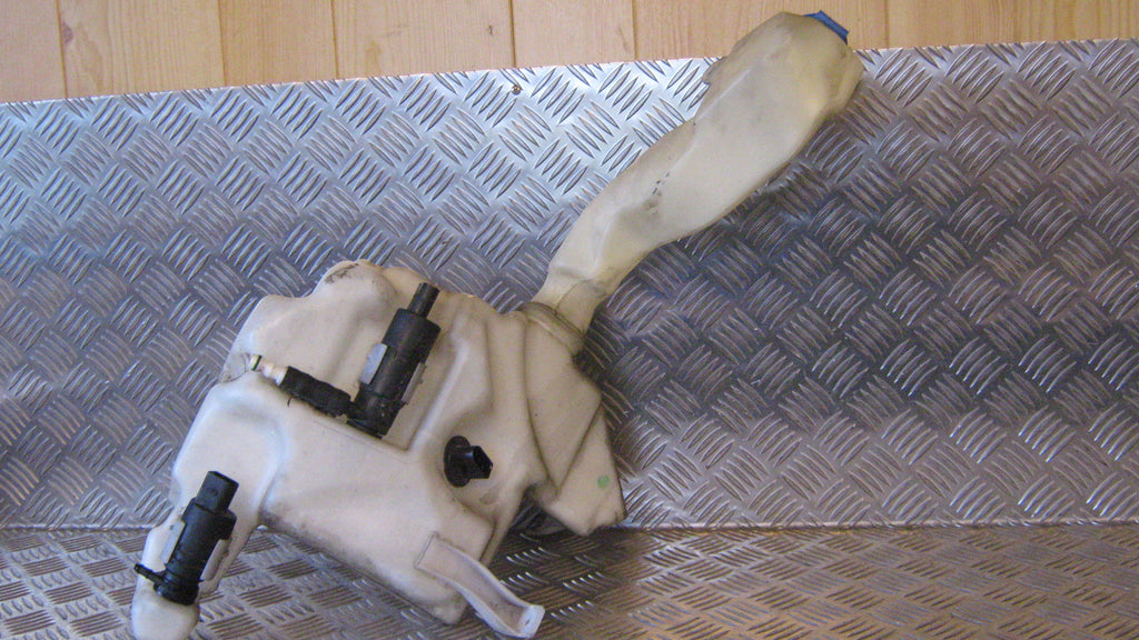 Skoda Superb Sprinklerbeholder Med OEM Nr. 3B0955453AG Fra Skoda Ophugger