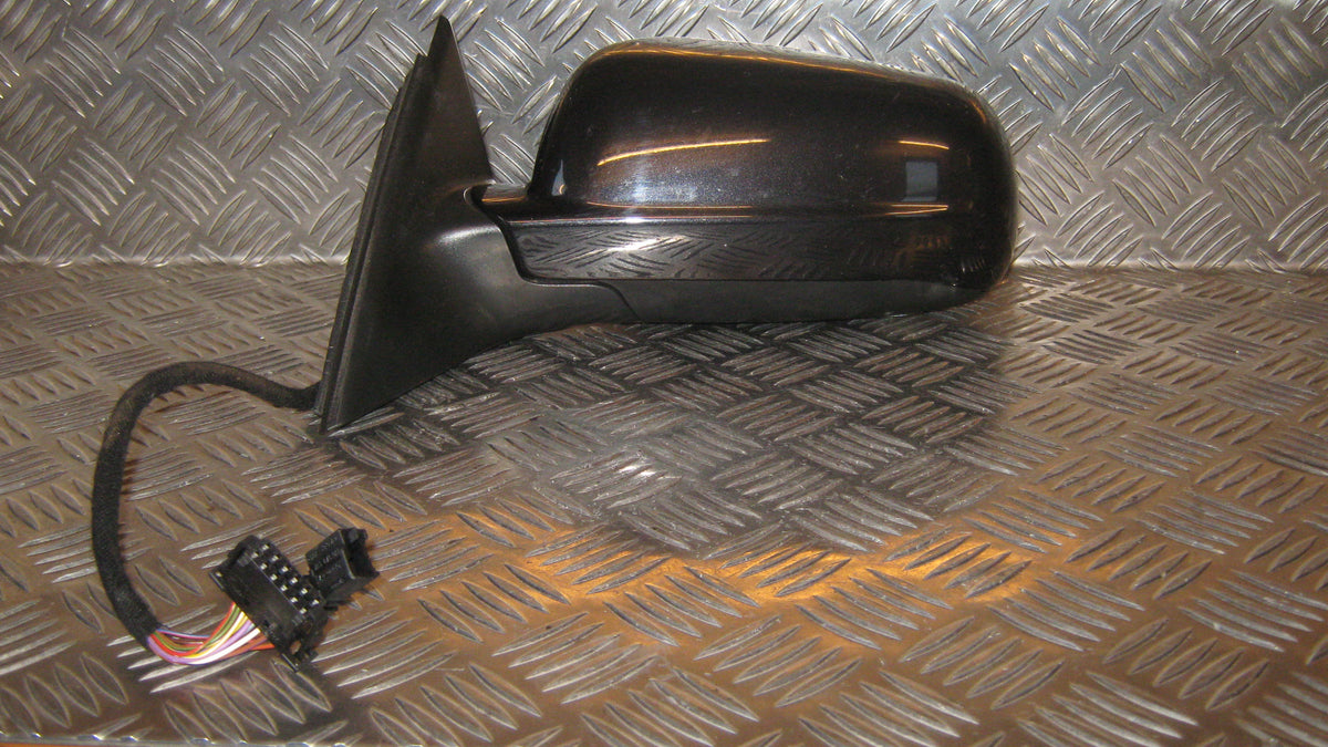 Skoda Superb Sidespejl Med OEM Nr. 3U1857507P Fra Skoda Ophugger