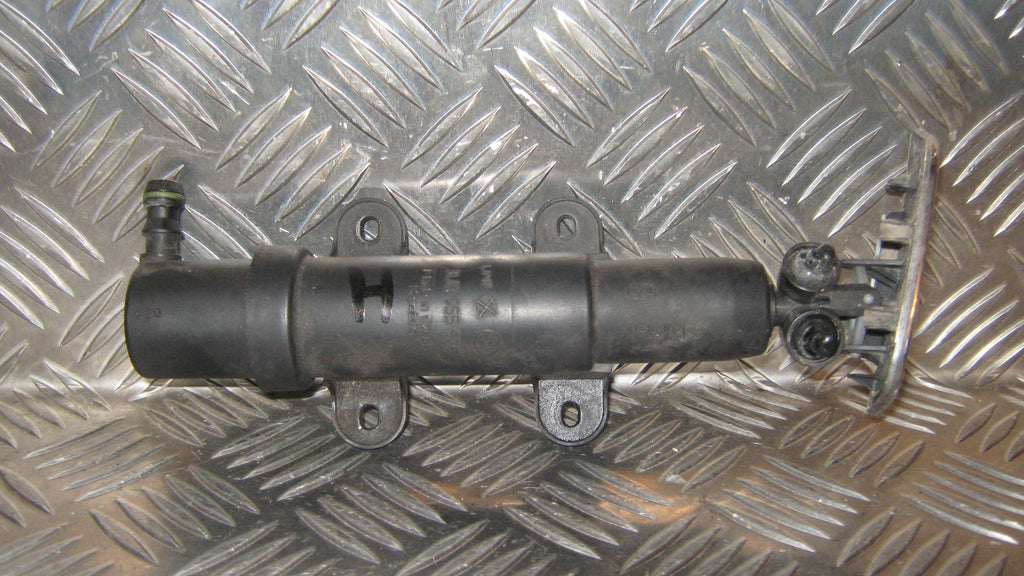 Skoda Superb Sprinklerdyse Med OEM Nr. 3U0955979 Fra Skoda Ophugger