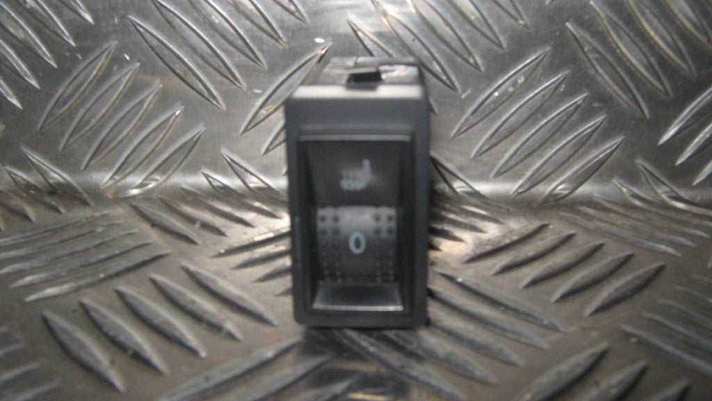 Skoda Superb Kontakt Sædevarme Med OEM Nr. 3U0963563 Fra Skoda Ophugger