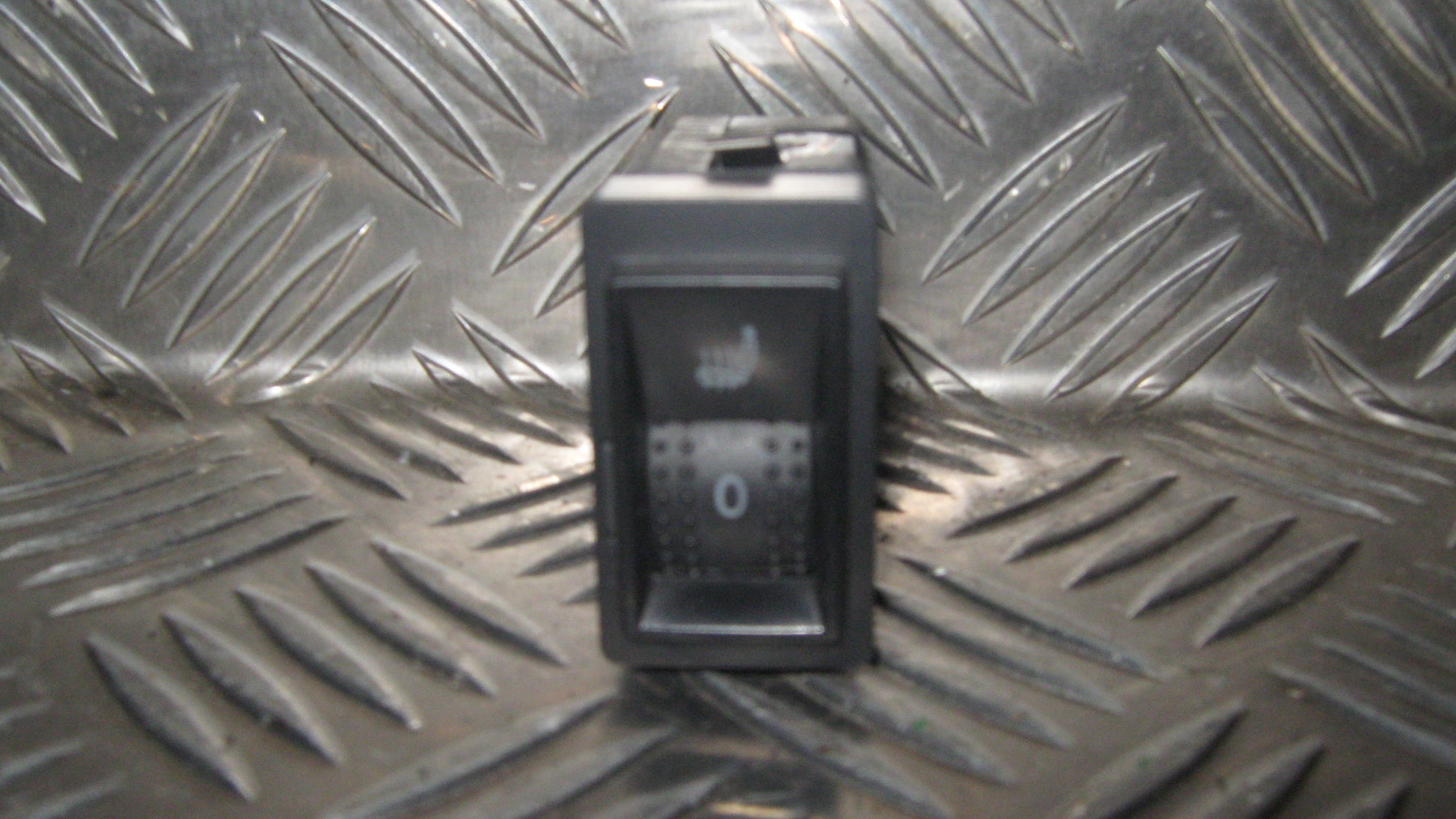 Skoda Superb Kontakt Sædevarme Med OEM Nr. 3U0963563 Fra Skoda Ophugger