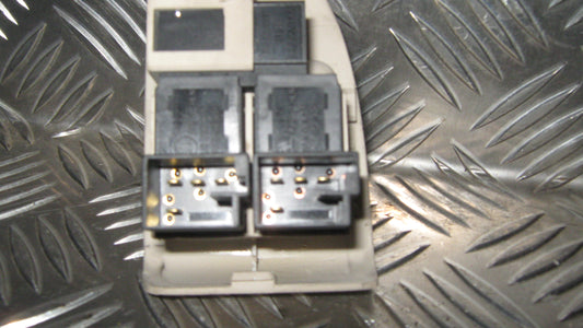 Skoda Superb Kontakt Diverse Med OEM Nr. 3U0959833 Fra Skoda Ophugger