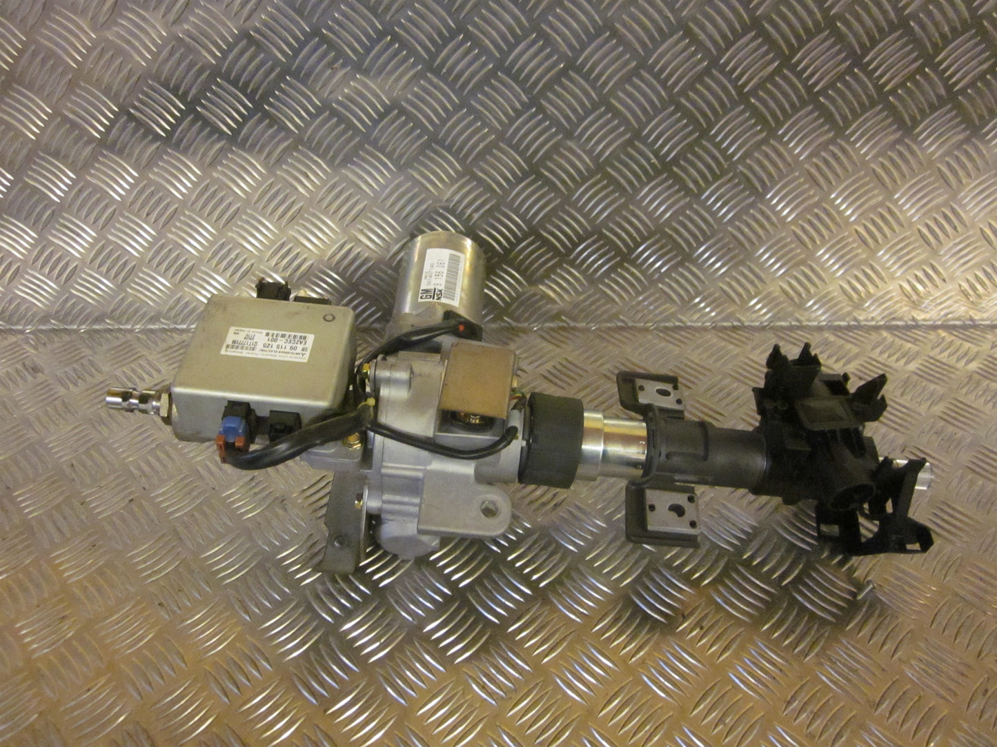 Opel Corsa C Ratstamme M/El-Servo Med OEM Nr. Ophugger Fra Opel Ophugger