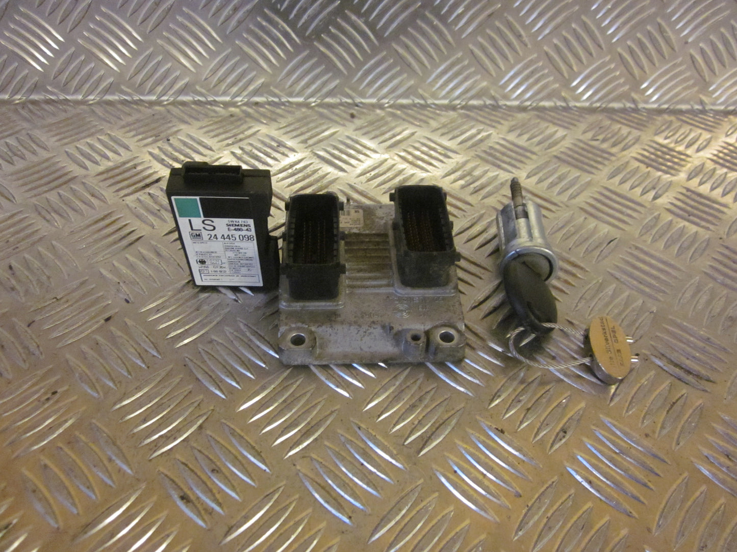 Opel Corsa C Startspærre Med OEM Nr. Ophugger Fra Opel Ophugger