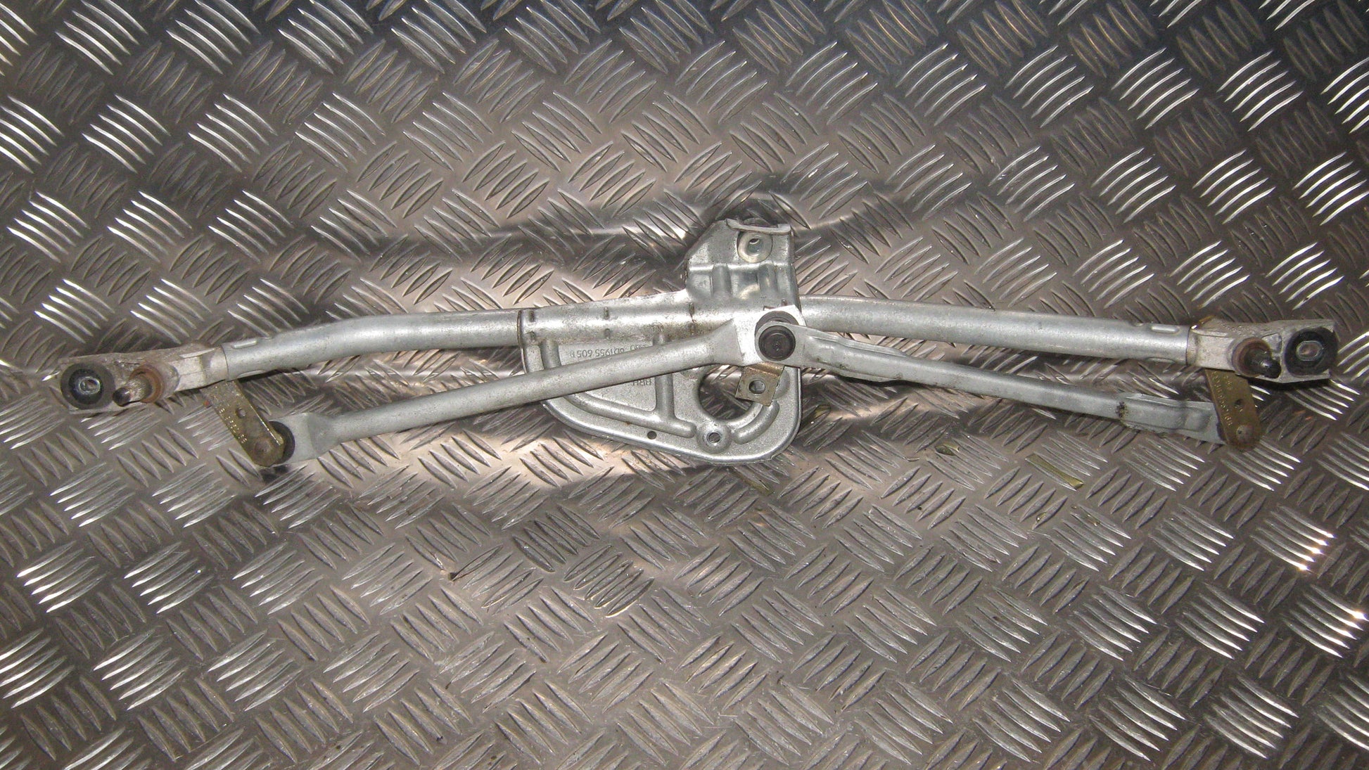 Skoda Superb Viskertræk Med OEM Nr. 3B1955603C Fra Skoda Ophugger
