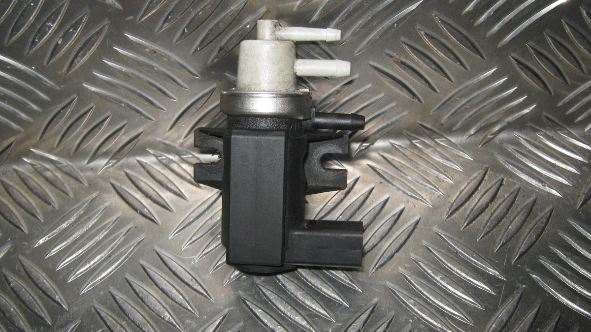 Skoda Superb Turbo Ladetrykreg Med OEM Nr. 1J0906627A Fra Skoda Ophugger