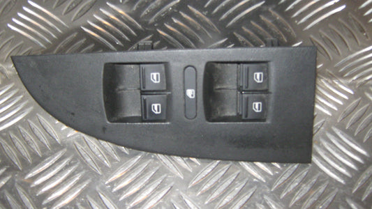 Seat Leon 1P Kontakt Rudehejs Med OEM Nr. Ophugger Fra Seat Ophugger