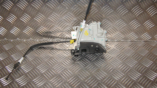 Audi A4 8K Dørlås Med OEM Nr. 8K0839016C Fra Audi Ophugger