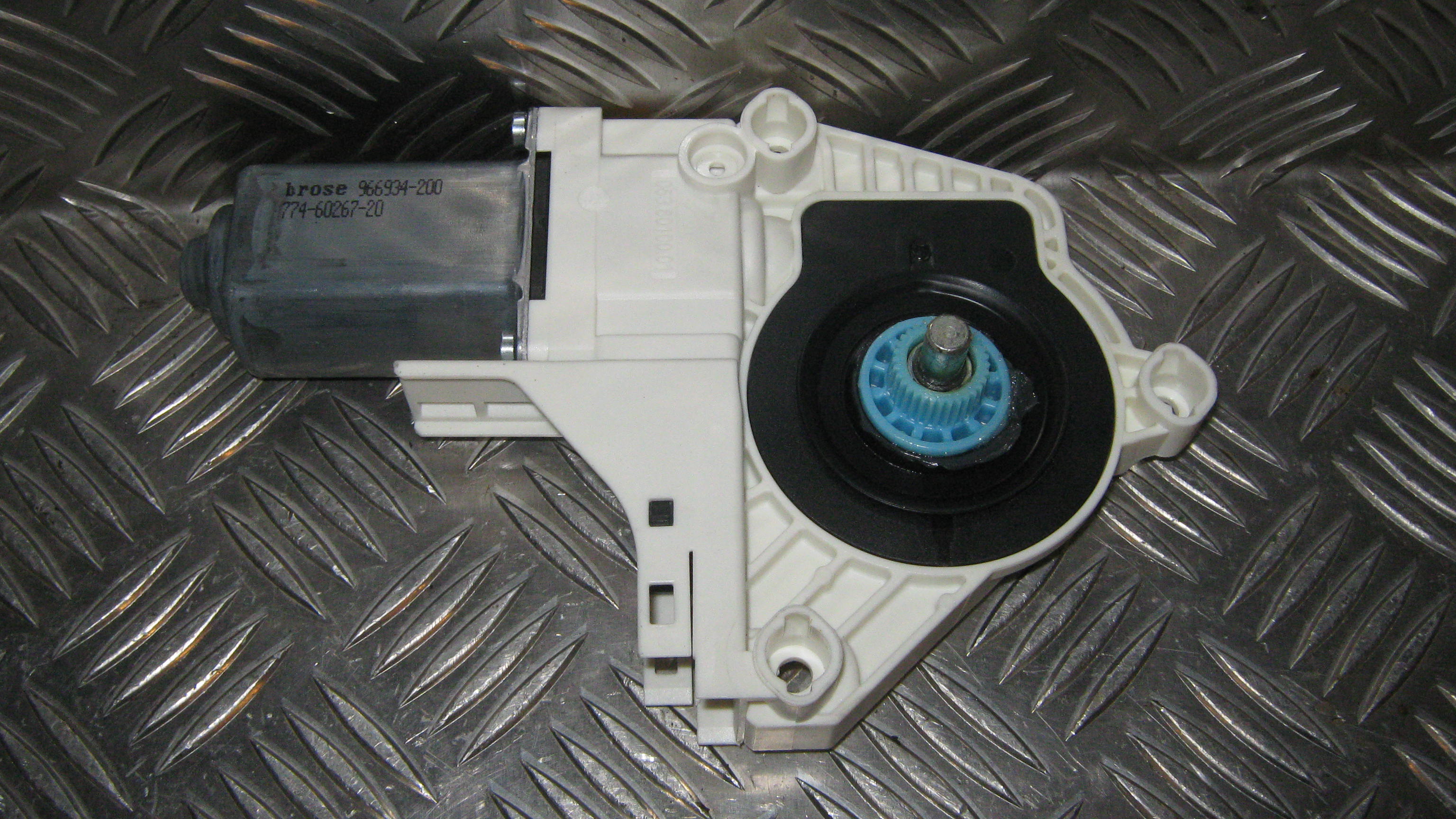 Audi A4 Rudemotor - Rudehejs Med OEM Nr. 8K0959802A Fra Audi Ophugger