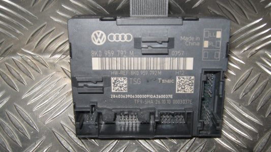 Audi A4 8K Elektriske Dele Div Med OEM Nr. 8K0959792M Fra Audi Ophugger