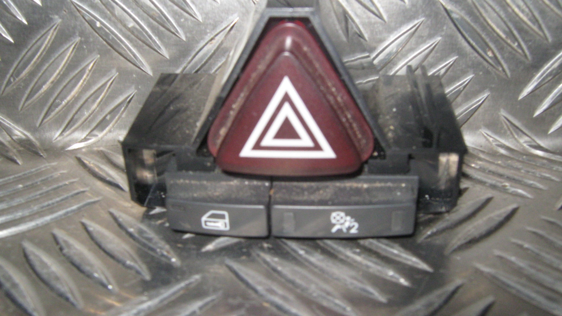 Opel Corsa D Kontakt Katastrofe Med OEM Nr. Ophugger Fra Opel Ophugger