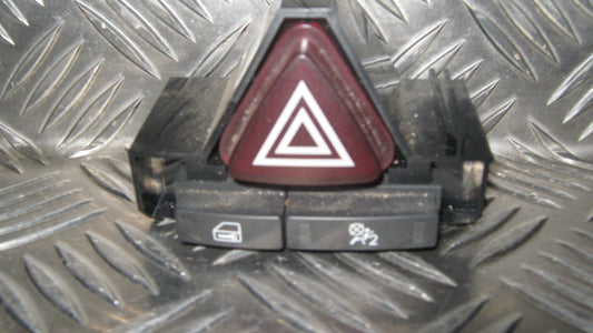 Opel Corsa D Kontakt Katastrofe Med OEM Nr. Ophugger Fra Opel Ophugger