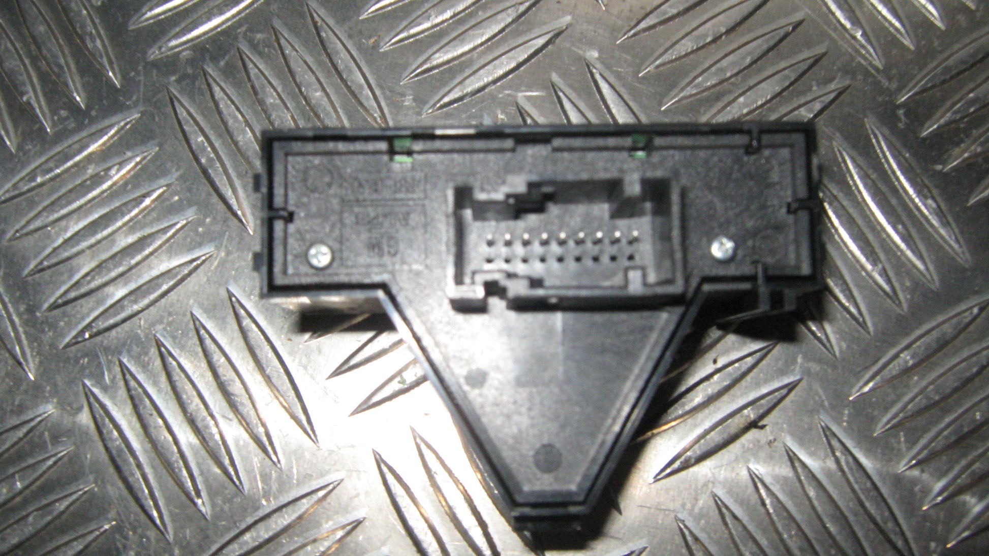 Opel Corsa D Kontakt Katastrofe Med OEM Nr. Ophugger Fra Opel Ophugger