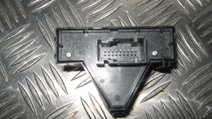 Opel Corsa D Kontakt Katastrofe Med OEM Nr. Ophugger Fra Opel Ophugger