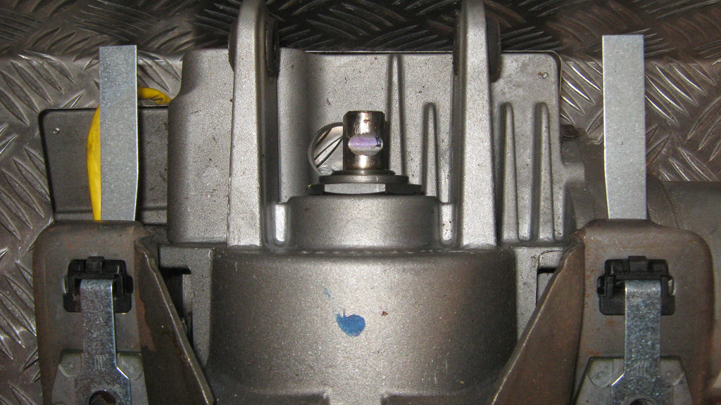 Opel Corsa D Ratstamme M/El-Servo Med OEM Nr. 9318932 Fra Opel Ophugger