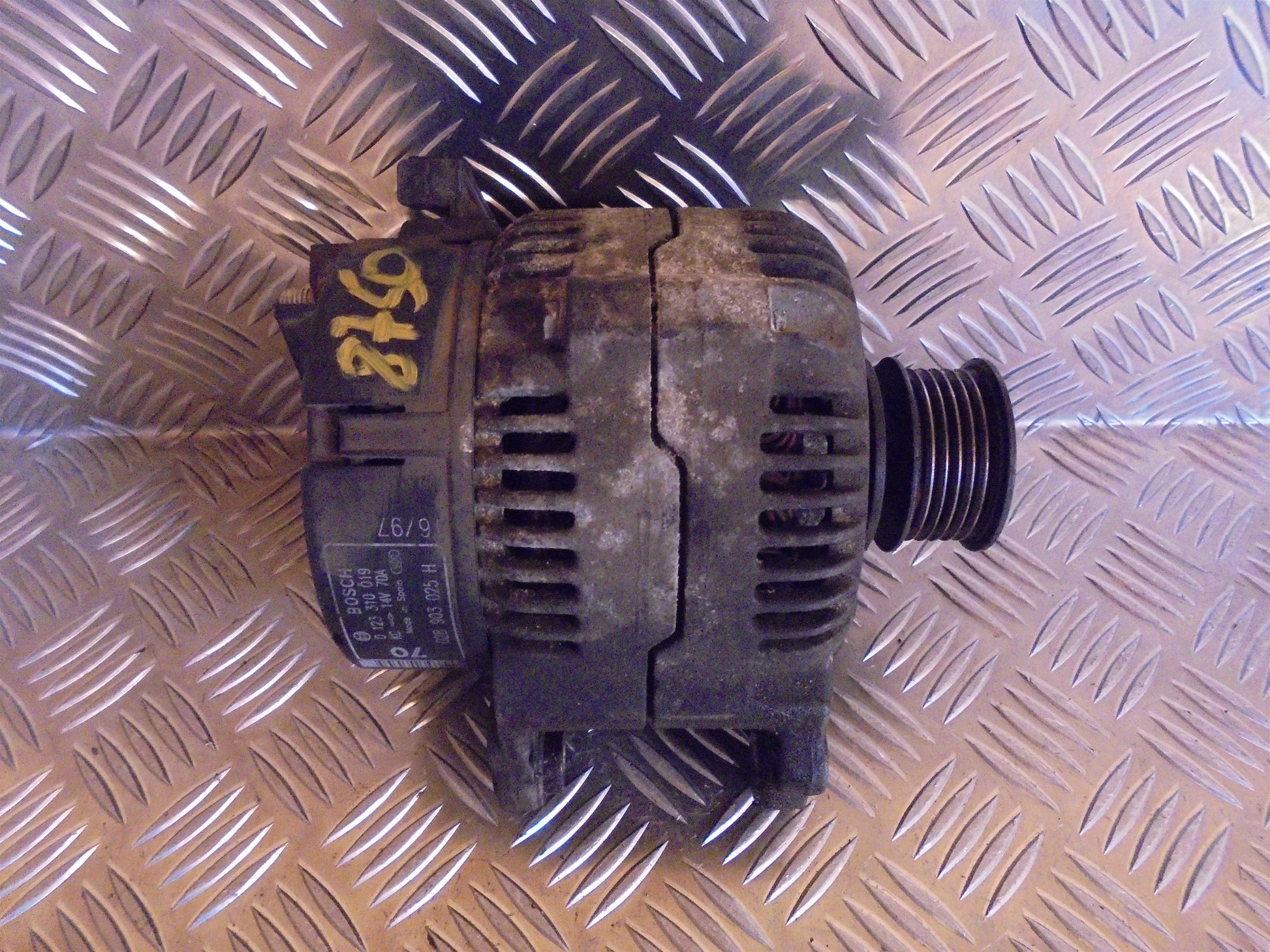 VW Polo 3 5D 6N Generator Med OEM Nr. 0123310019 Fra VW Ophugger