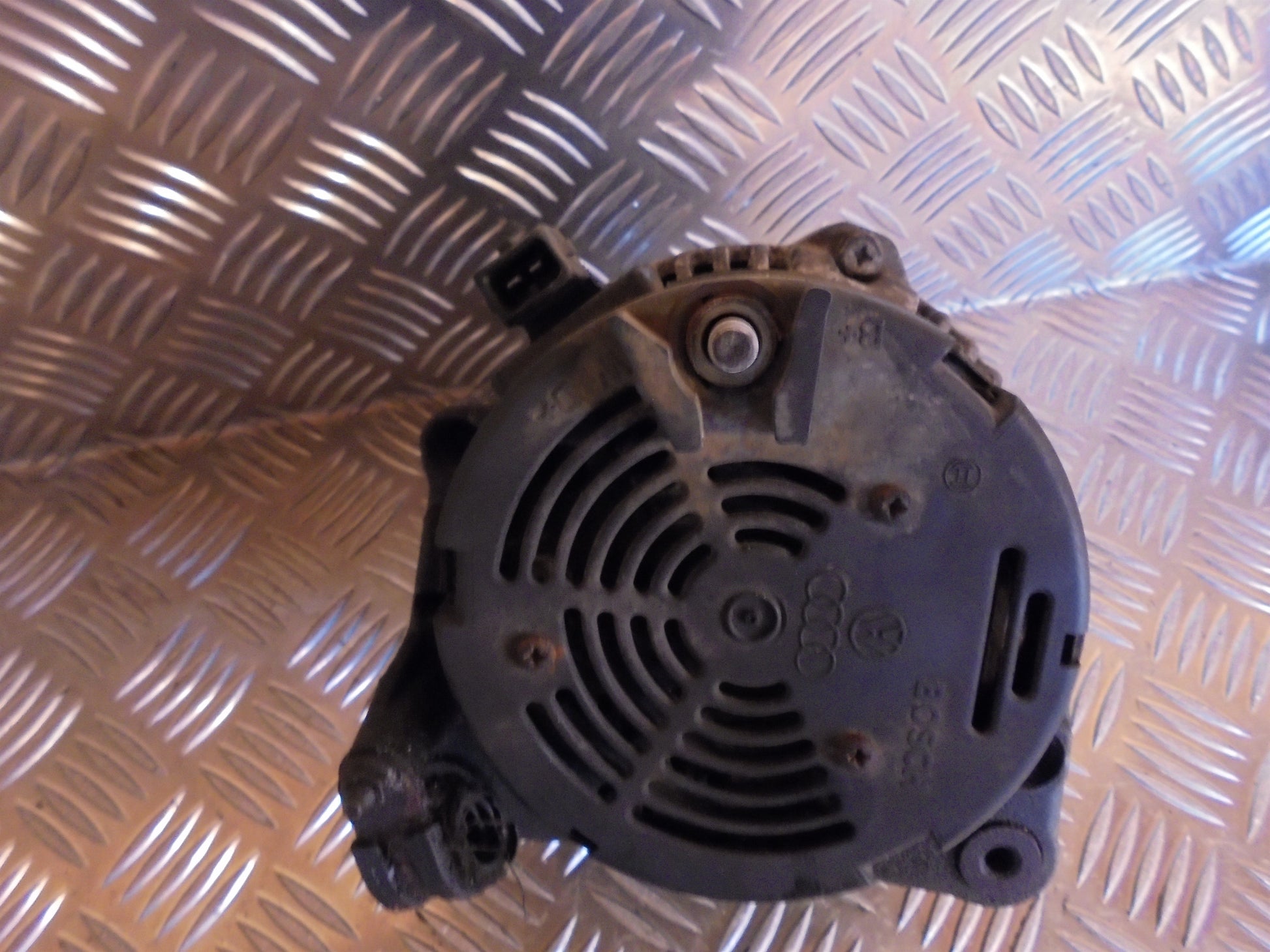 VW Polo 3 5D 6N Generator Med OEM Nr. 0123310019 Fra VW Ophugger