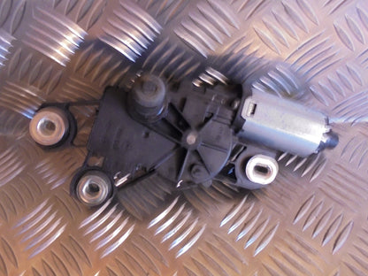Seat Leon 1P Bagrudevisker Motor Med OEM Nr. Ophugger Fra Seat Ophugger