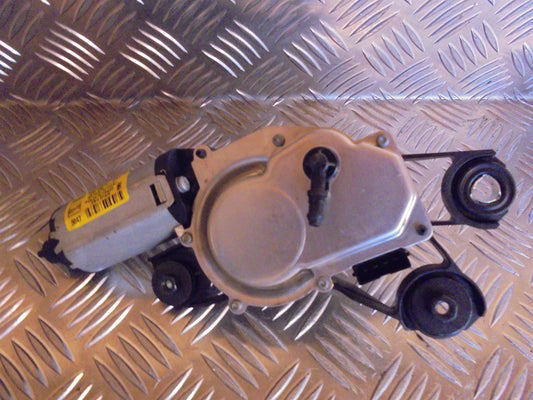 Seat Leon 1P Bagrudevisker Motor Med OEM Nr. Ophugger Fra Seat Ophugger