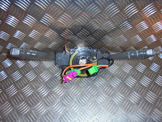 Volvo V70 Kontakt Combi Med OEM Nr. 8685371 Fra Volvo Ophugger