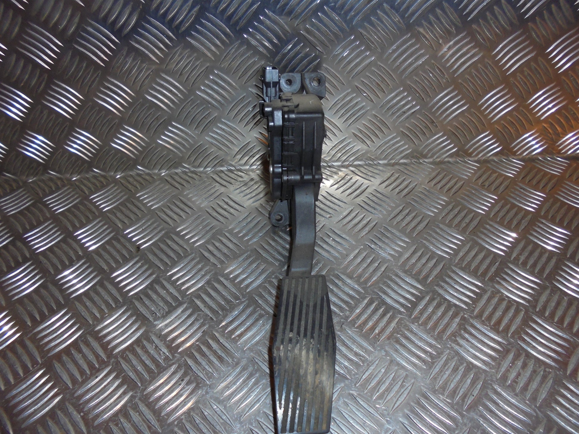 Opel Vectra C Speederpedal Med OEM Nr. Ophugger Fra Opel Ophugger