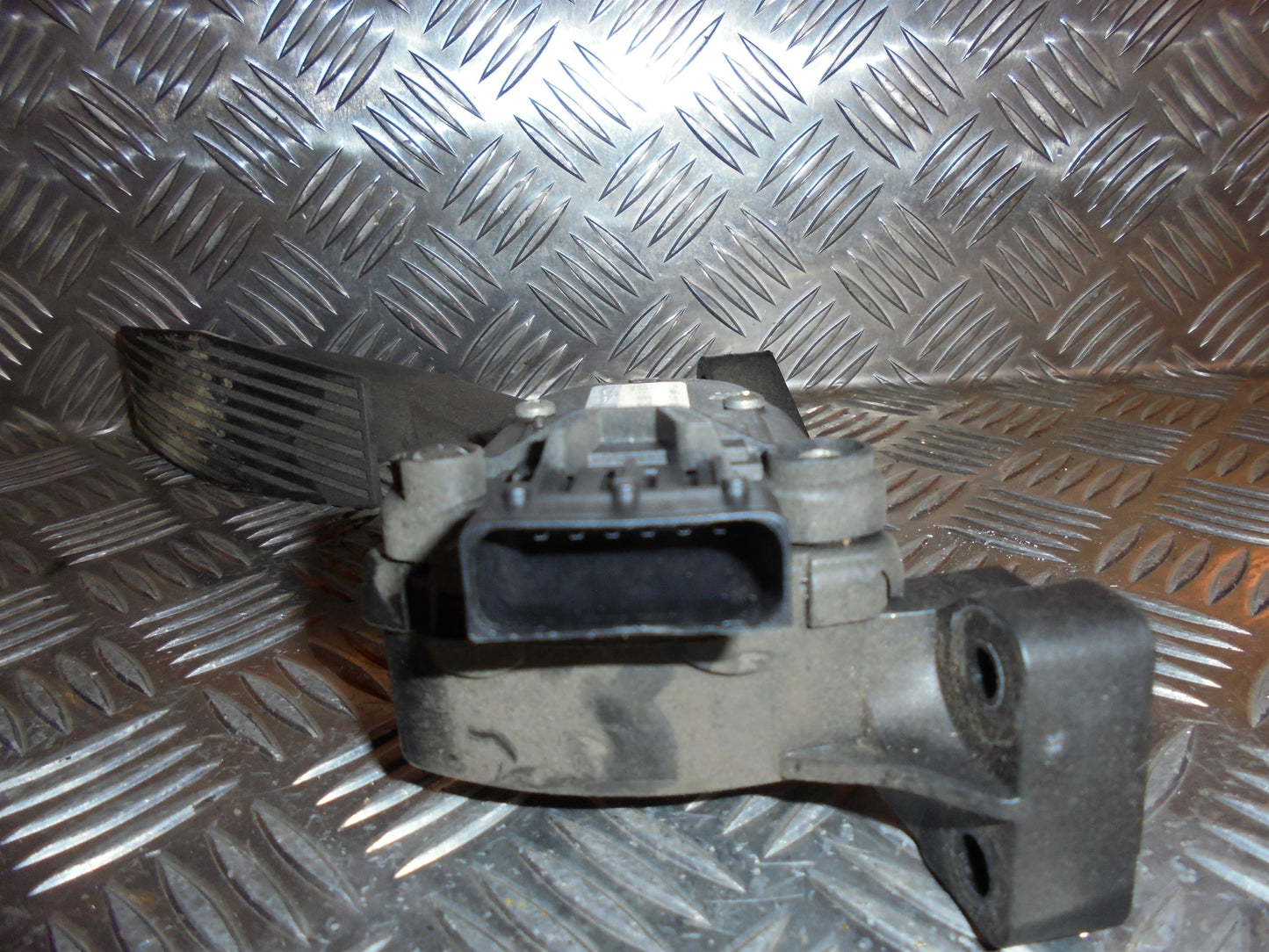 Opel Vectra C Speederpedal Med OEM Nr. Ophugger Fra Opel Ophugger