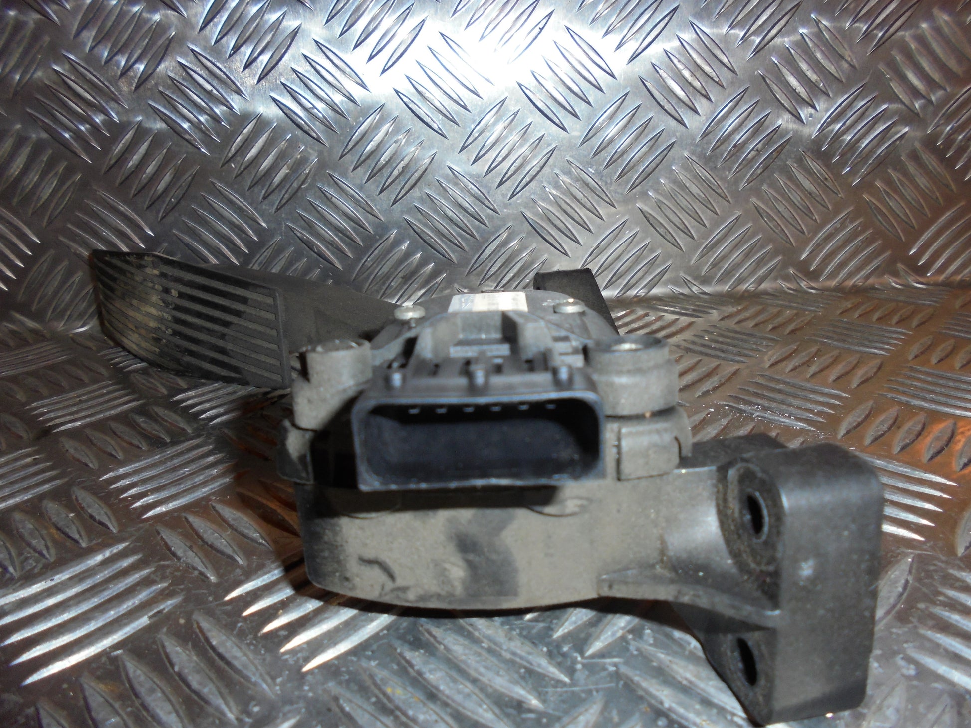 Opel Vectra C Speederpedal Med OEM Nr. Ophugger Fra Opel Ophugger