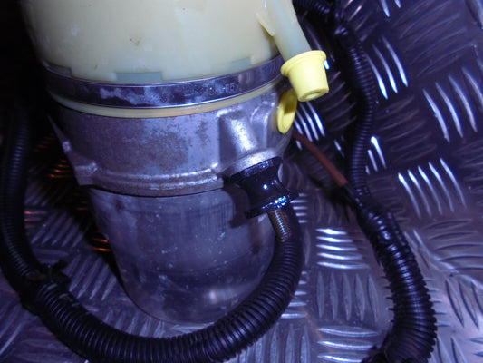 Opel Astra H Servopumpe Med OEM Nr. 93179568 Fra Opel Ophugger