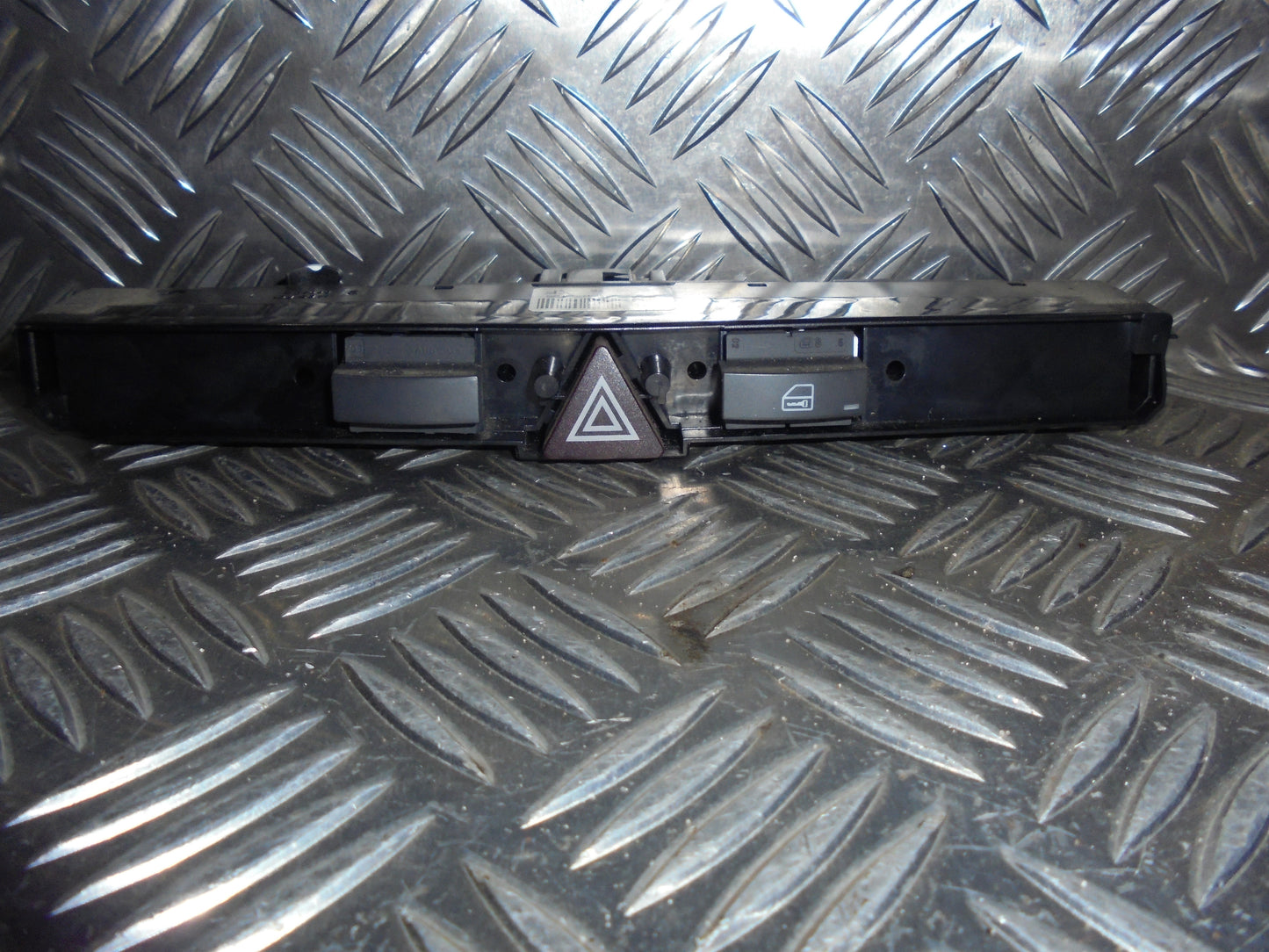 Opel Astra H Kontakt Katastrofe Med OEM Nr. Ophugger Fra Opel Ophugger