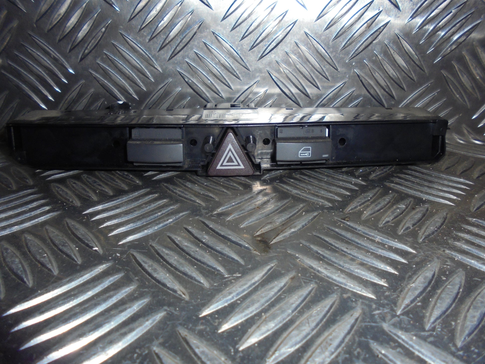 Opel Astra H Kontakt Katastrofe Med OEM Nr. Ophugger Fra Opel Ophugger