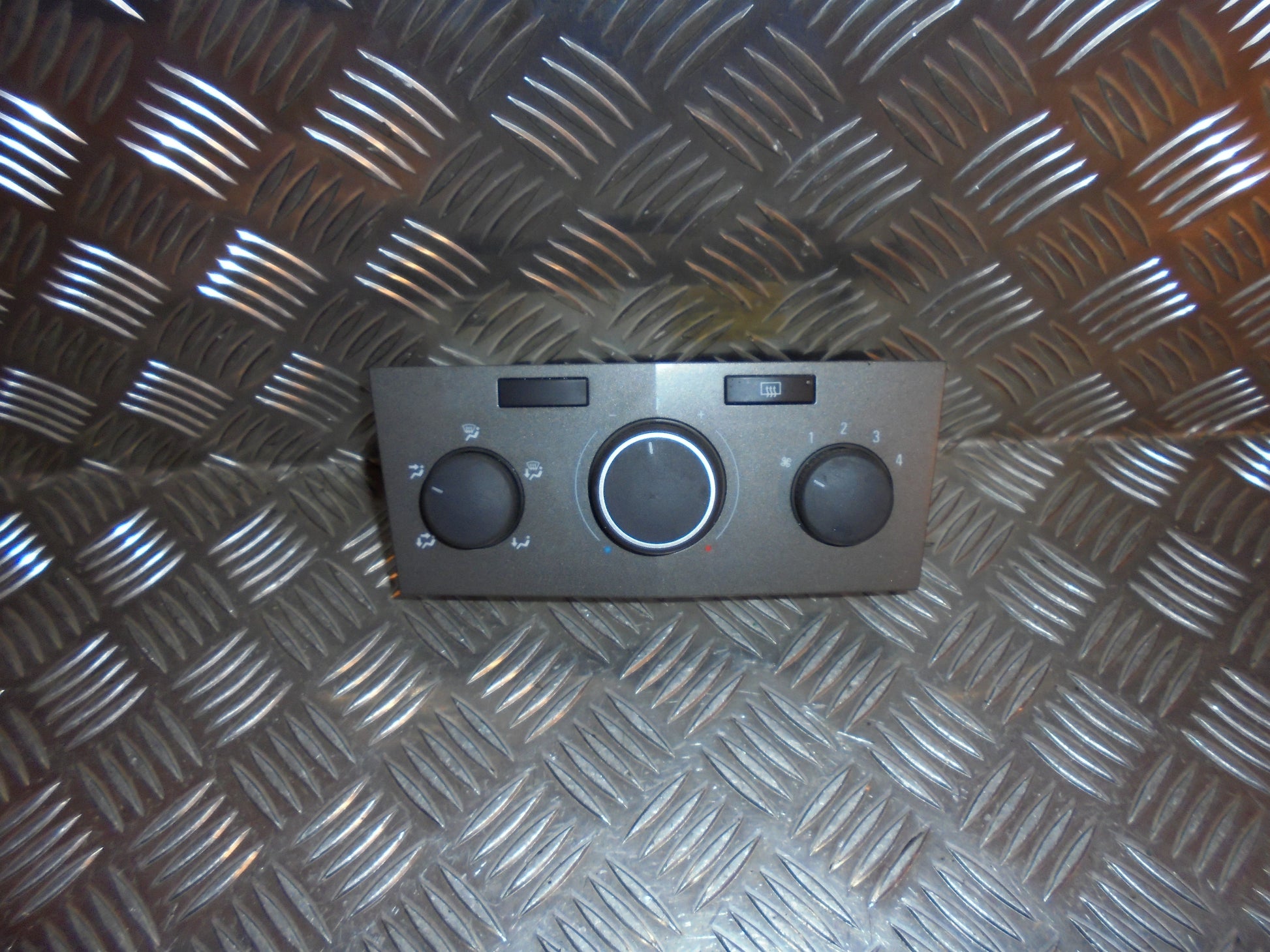 Opel Astra H Varmeregulering Med OEM Nr. Ophugger Fra Opel Ophugger