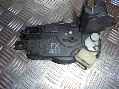 Opel Astra H Dørlås Med OEM Nr. 13128112 Fra Opel Ophugger